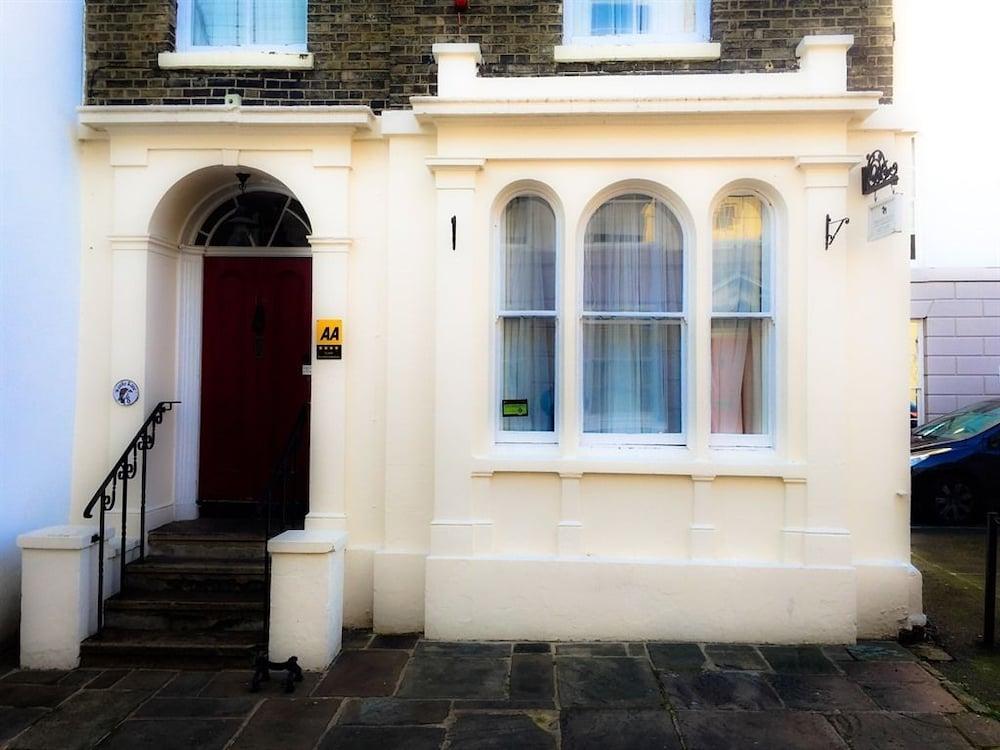 Hotel Peregrine House Canterbury Exterior foto
